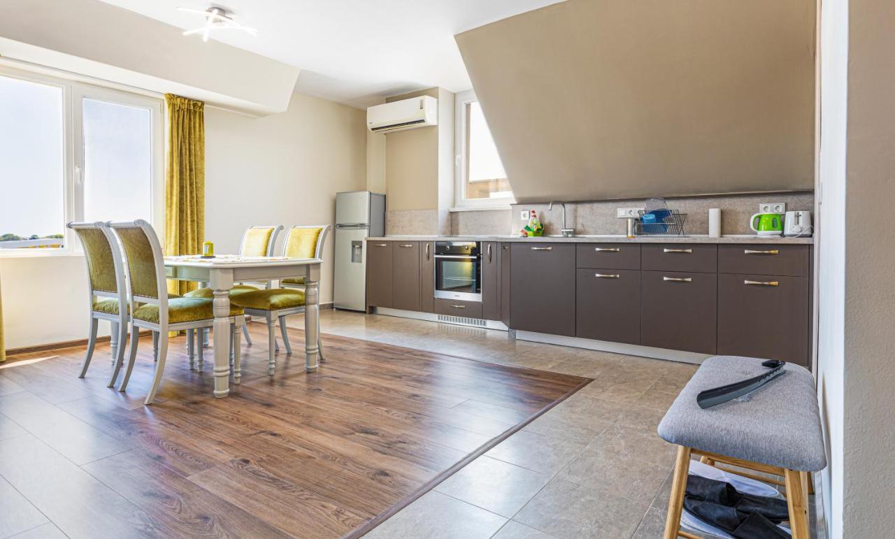 Fancy 1Bd Penthouse With Terrace Near The Centre By Flat Mаnager Apartment พลอฟดิฟ ภายนอก รูปภาพ