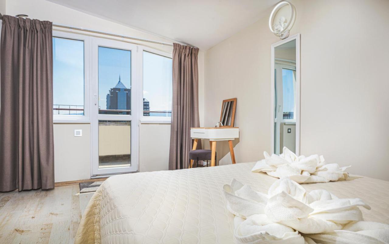 Fancy 1Bd Penthouse With Terrace Near The Centre By Flat Mаnager Apartment พลอฟดิฟ ภายนอก รูปภาพ